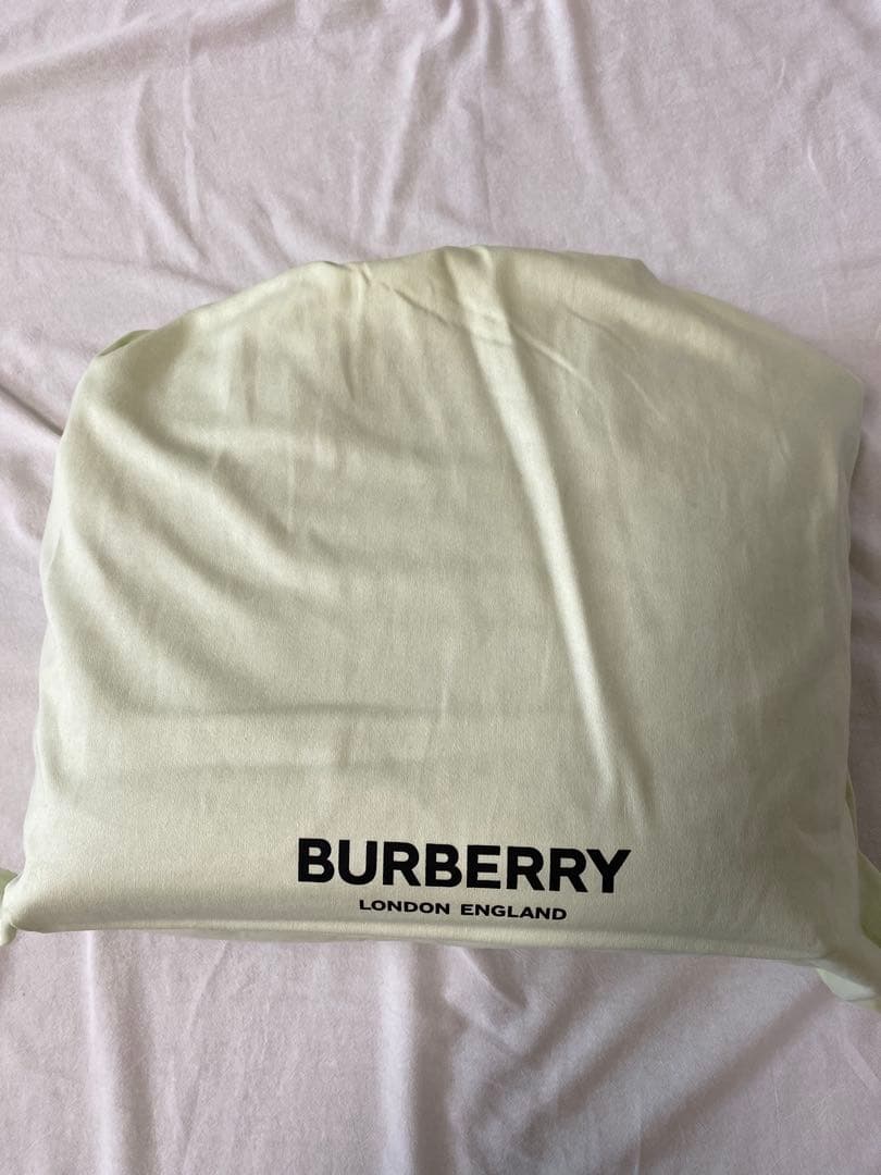 【新品未使用】BURBERRY ブラック レザー トートバッグ