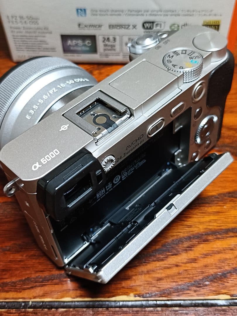 SONY α6000（ILCE-6000）＋ ズームレンズ SELP16502