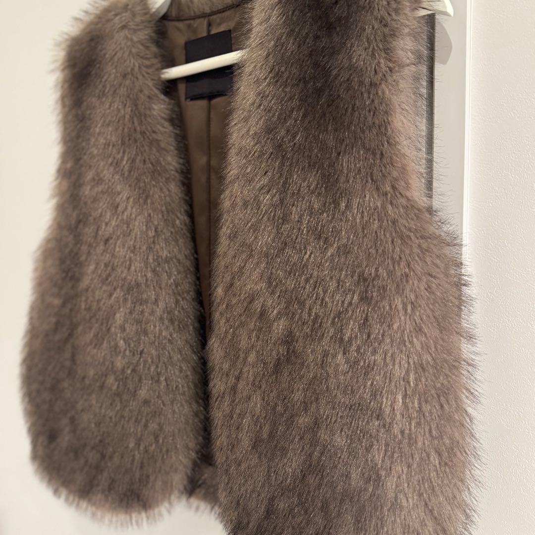 【美品】anuans ショートファーベスト