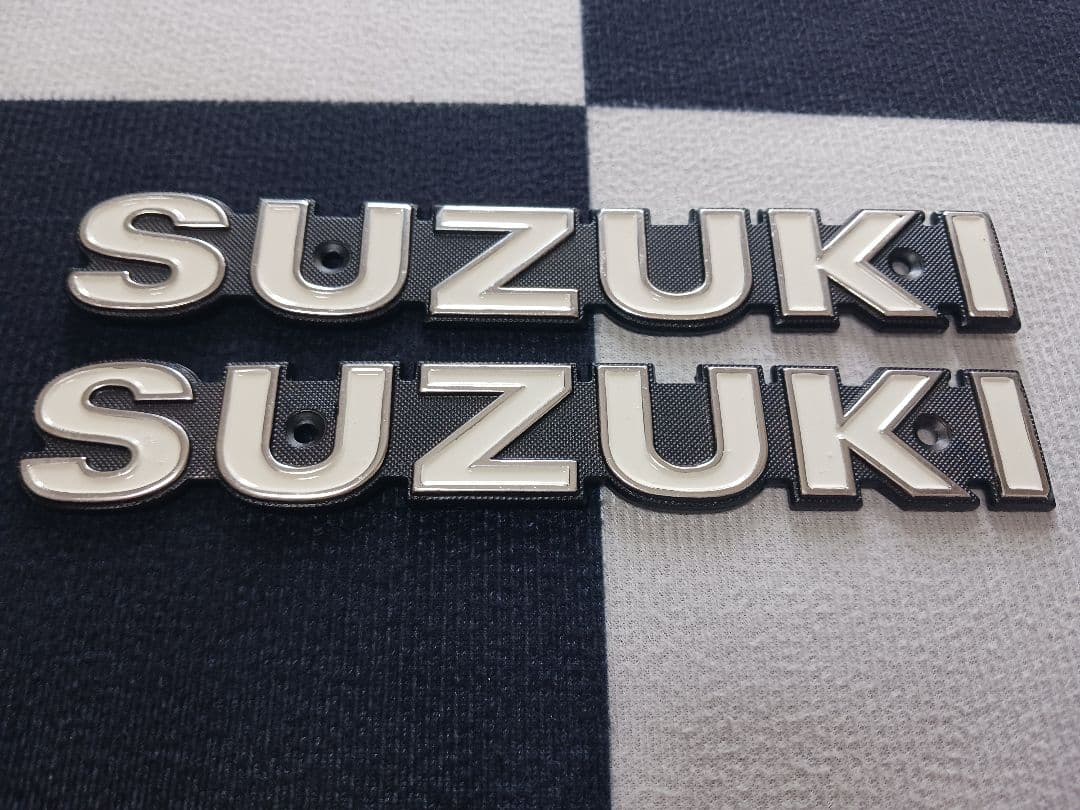 GS400　GSX400E　GSX250E　凹みエンブレム