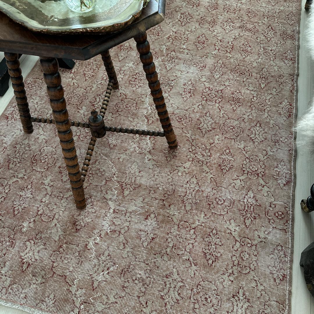 トルコ ヴィンテージラグ A95 レア人気柄 紋章 ピンクベージュ レッド