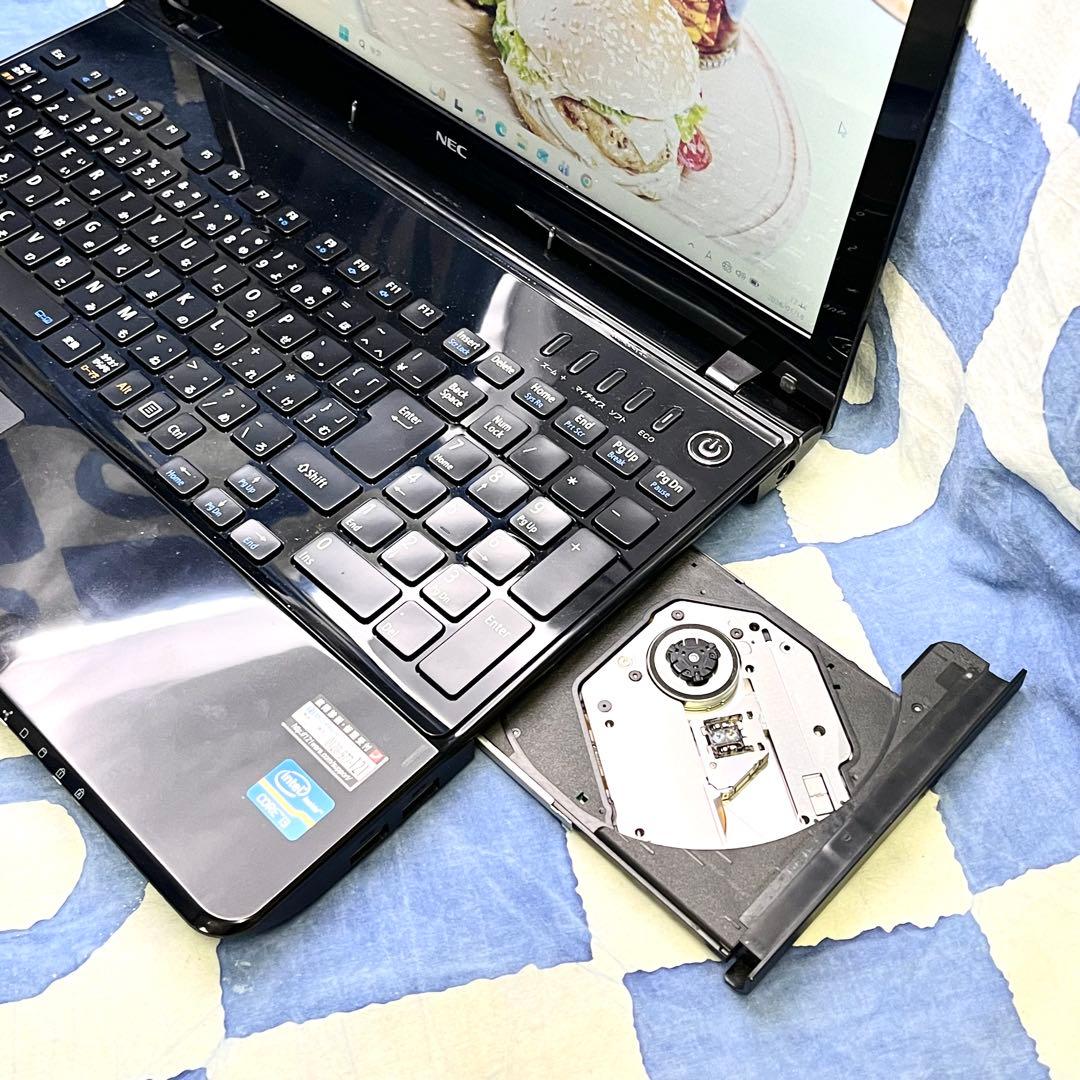 爆速SSD512G&メモリ16G☆i7☆大人な黒♪ブルーレイ&カメラ！Win11