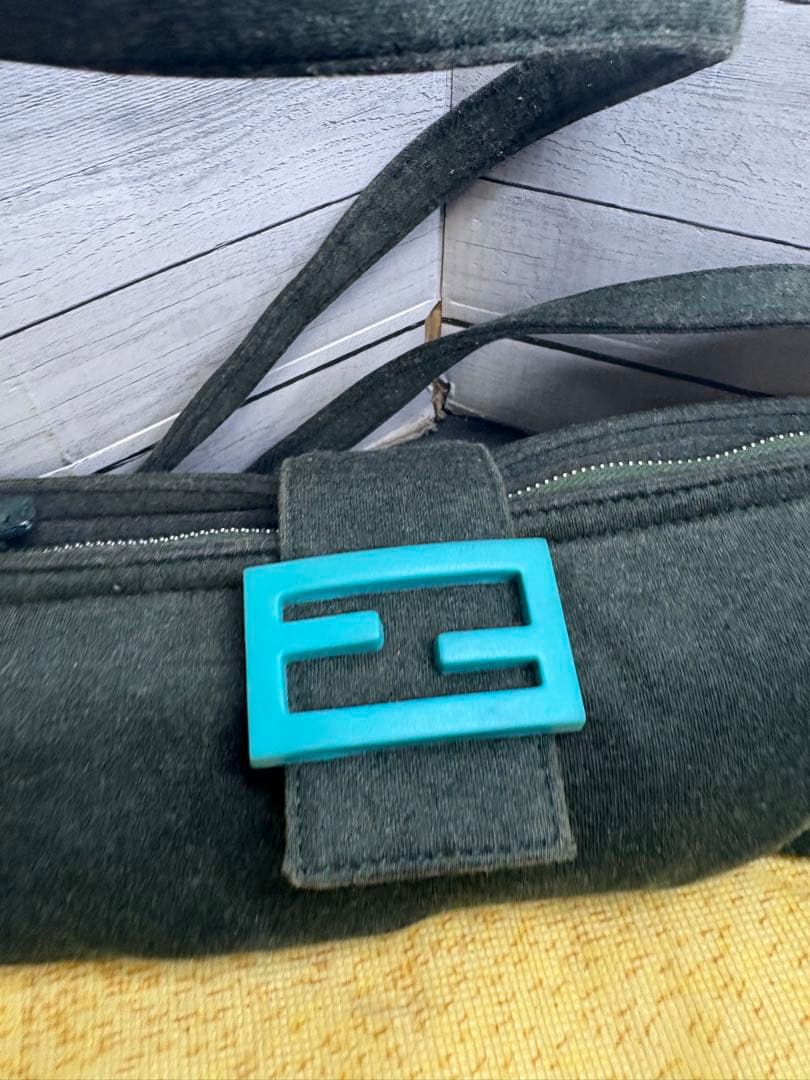 FENDI マンマバケットバッグ　グリーン