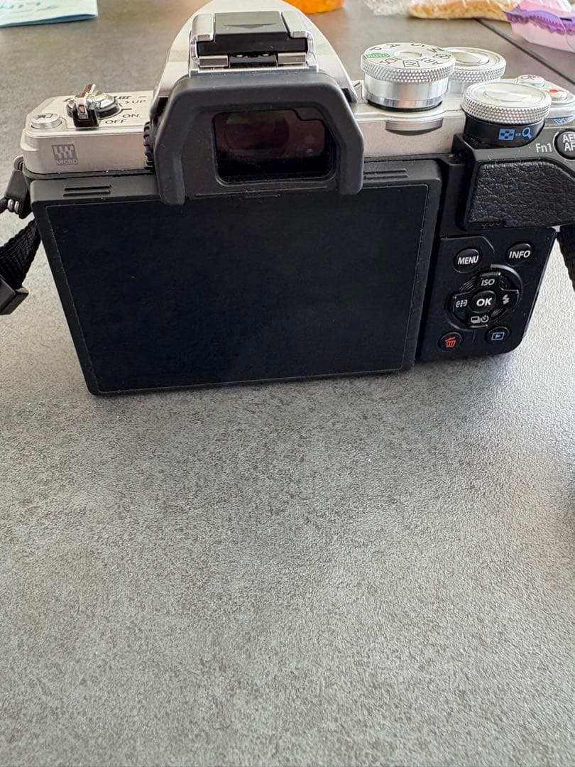 OLYMPUS OM-D E-M10 Mark IIIミラーレス一眼カメラ