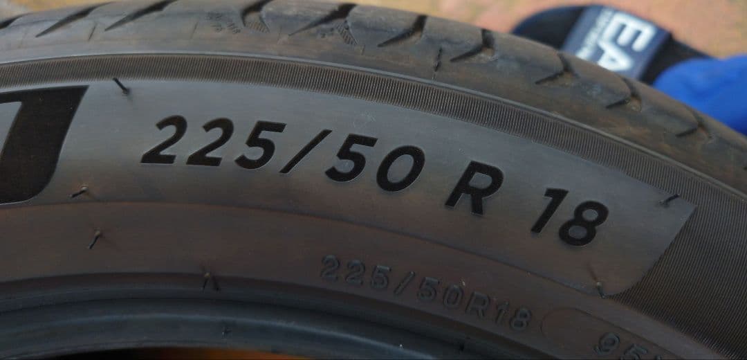 K*n様 送料込み　225/50R18　サマータイヤ2本セット