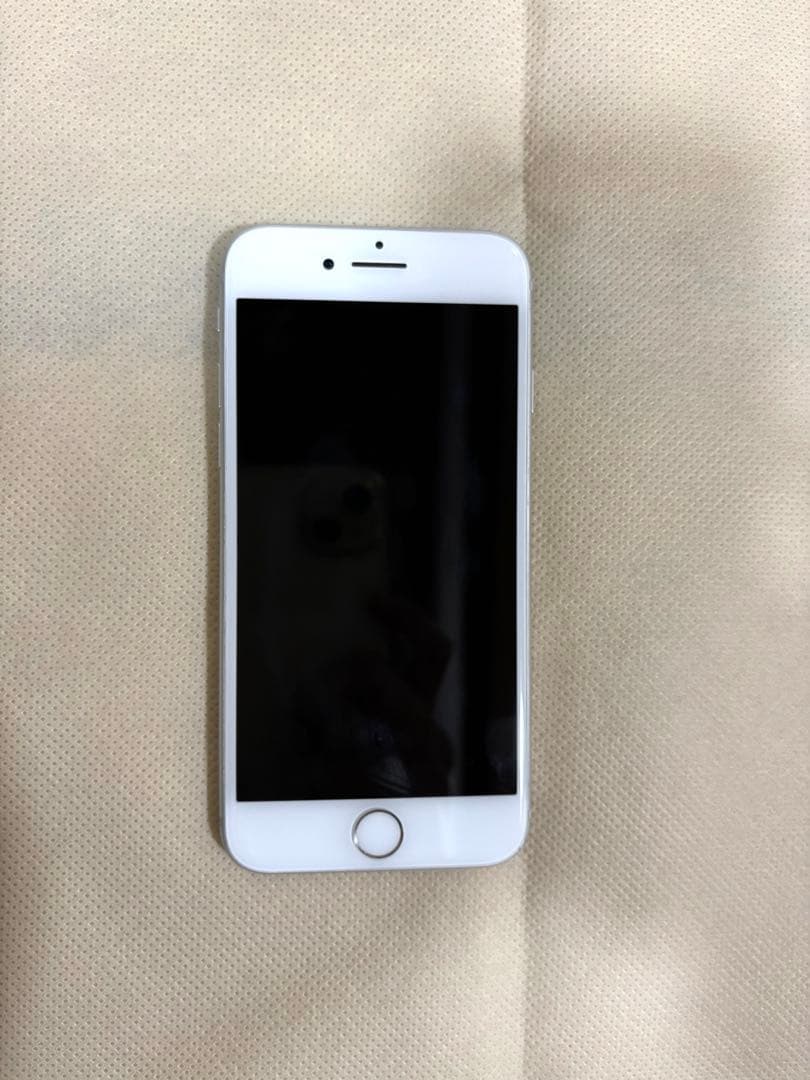 【美品】iPhone8 シルバー 64GB ガラスフィルム付
