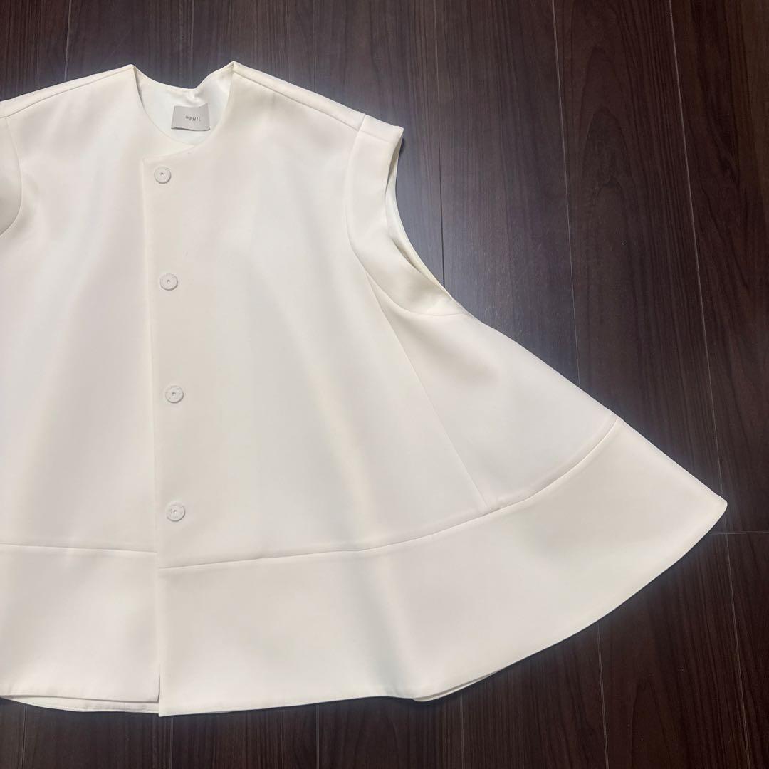 バムLE PHIL ホワイト ノースリーブ ベスト