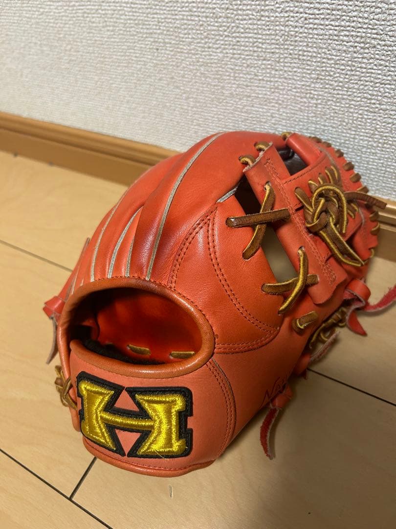【ほぼ新品】硬式用ハイゴールドスペシャルオーダー 内野手用グラブ 小型 即戦