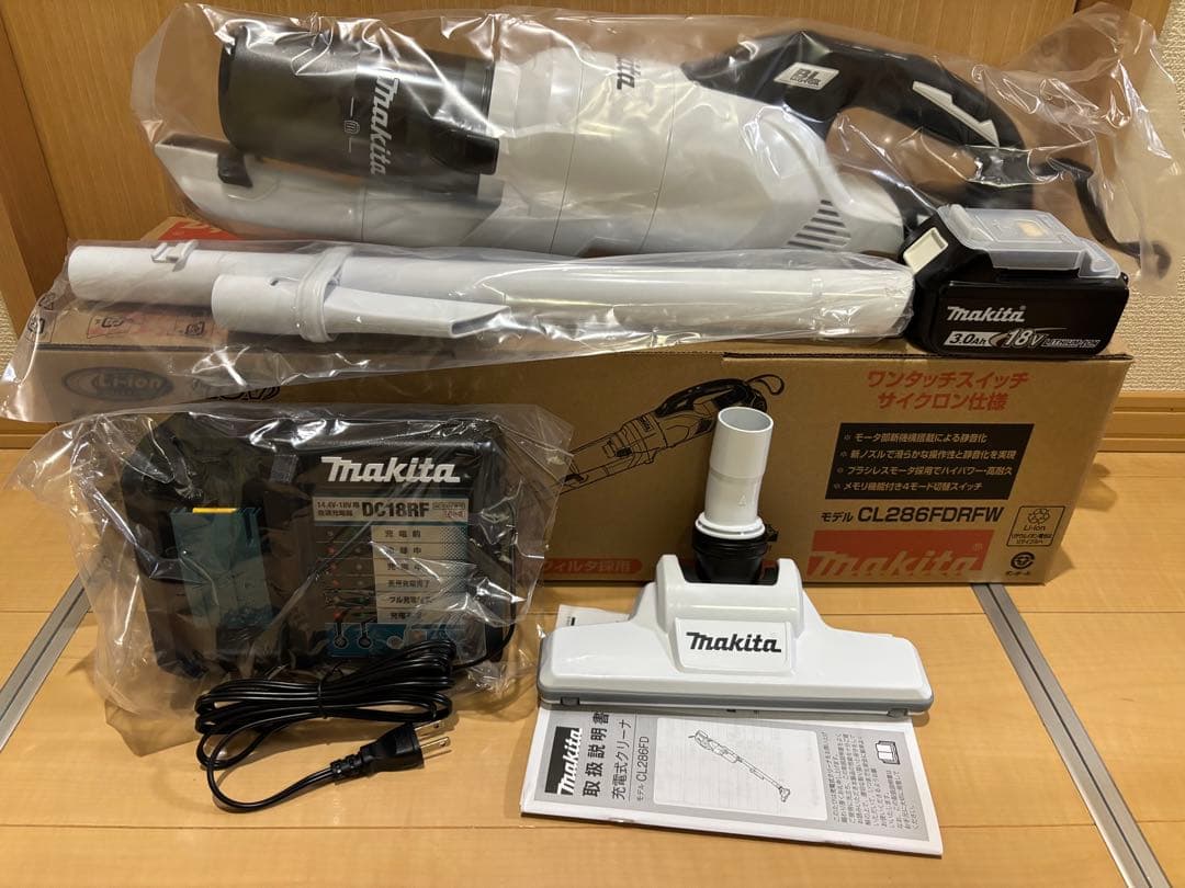 マキタ CL286FD 掃除機 クリーナー 充電器付属 バッテリーのみ中古
