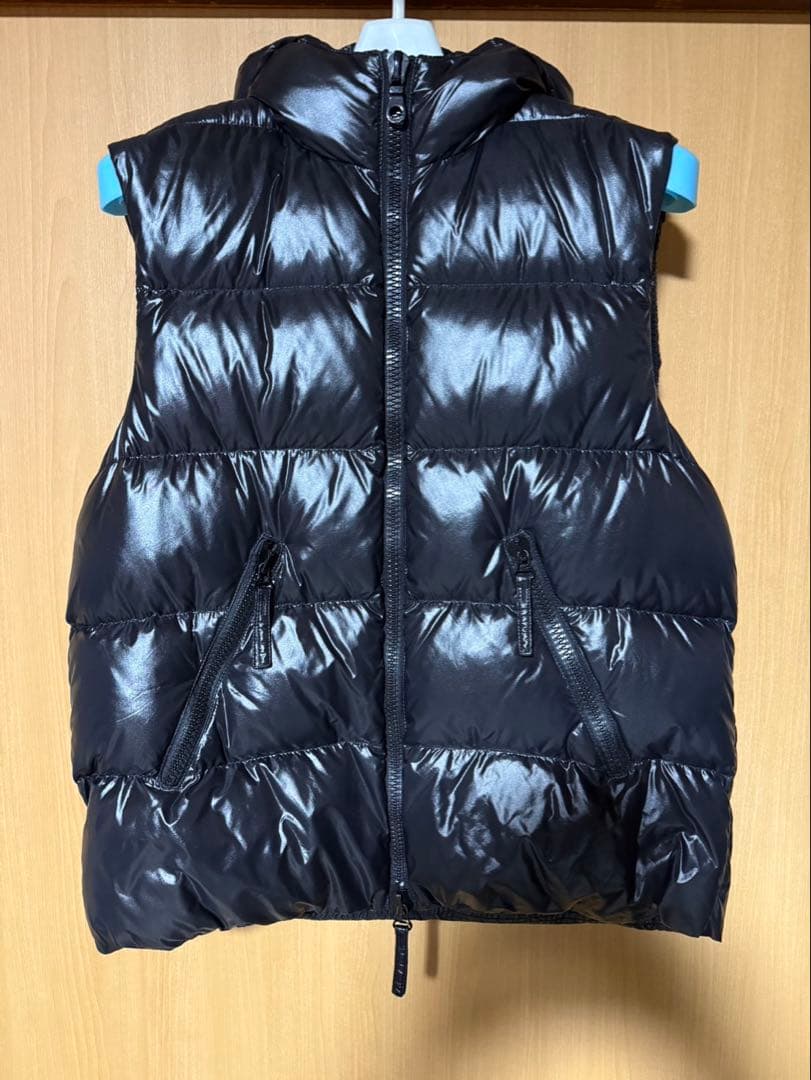 DUVETICA フード付きダウンベスト ブラック　Men's