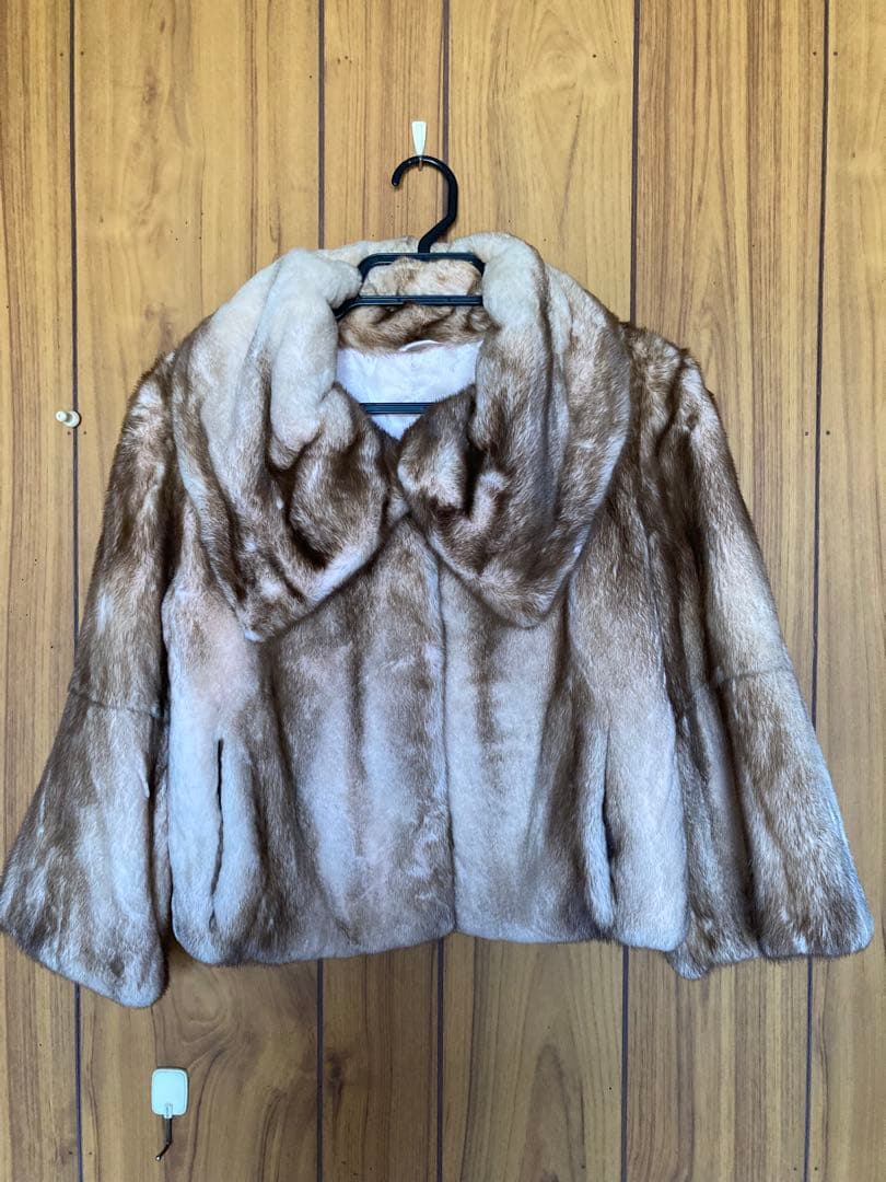 ミンク　ピンクファーコート ショート丈 大きな襟