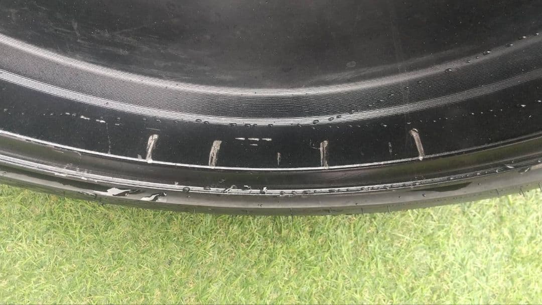 ロクサニー　グラスターファイブ21インチタイヤ付き