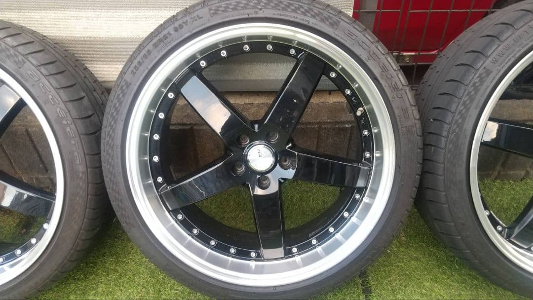 ロクサニー　グラスターファイブ21インチタイヤ付き