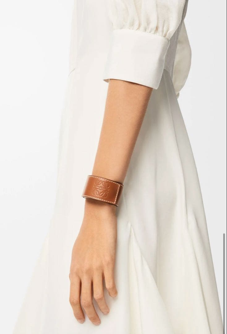 LOEWEロエベ スラップ ブレスレット スモール (カーフ)