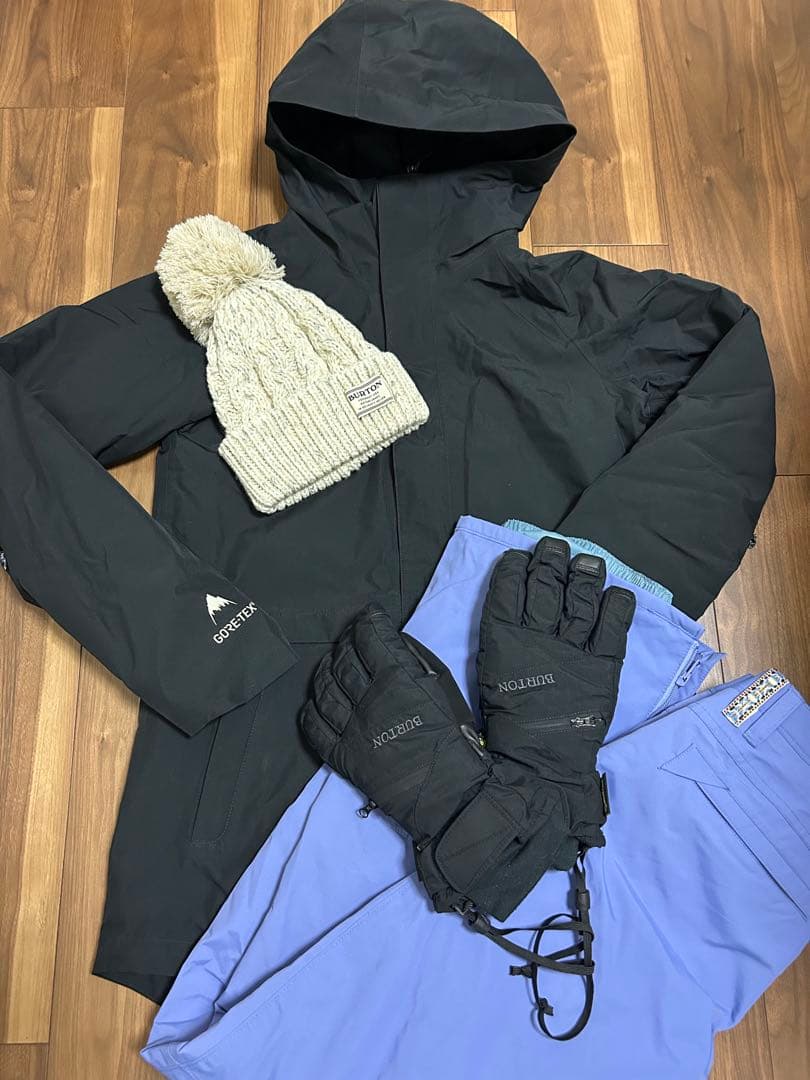 ☆BURTON☆ バートン　ウェア上下　ニット帽　手袋　5点セット　レディース