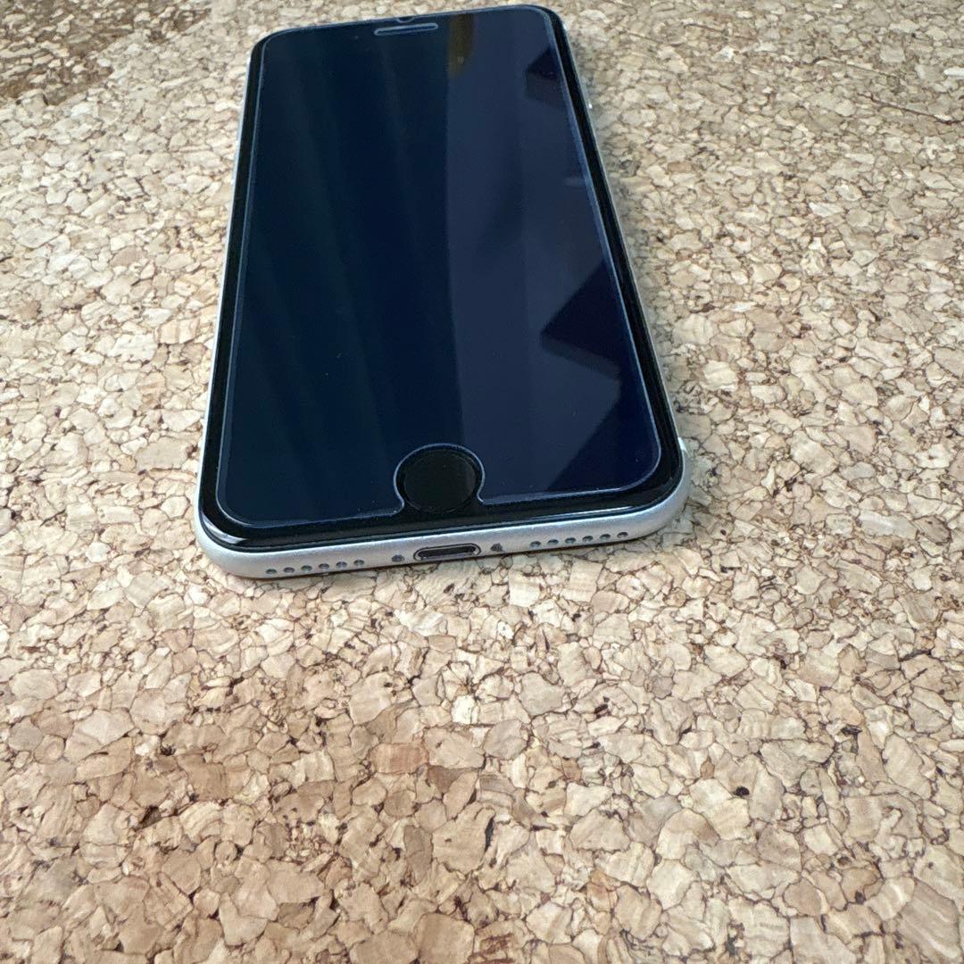 iPhone SE 第2世代 (SE2) ホワイトsimフリー　64GB