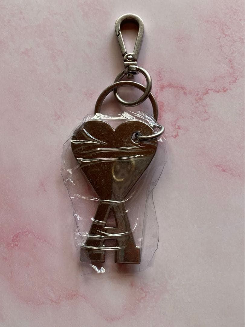 新品 正規品 Ami Paris ハート キーリング ブラック