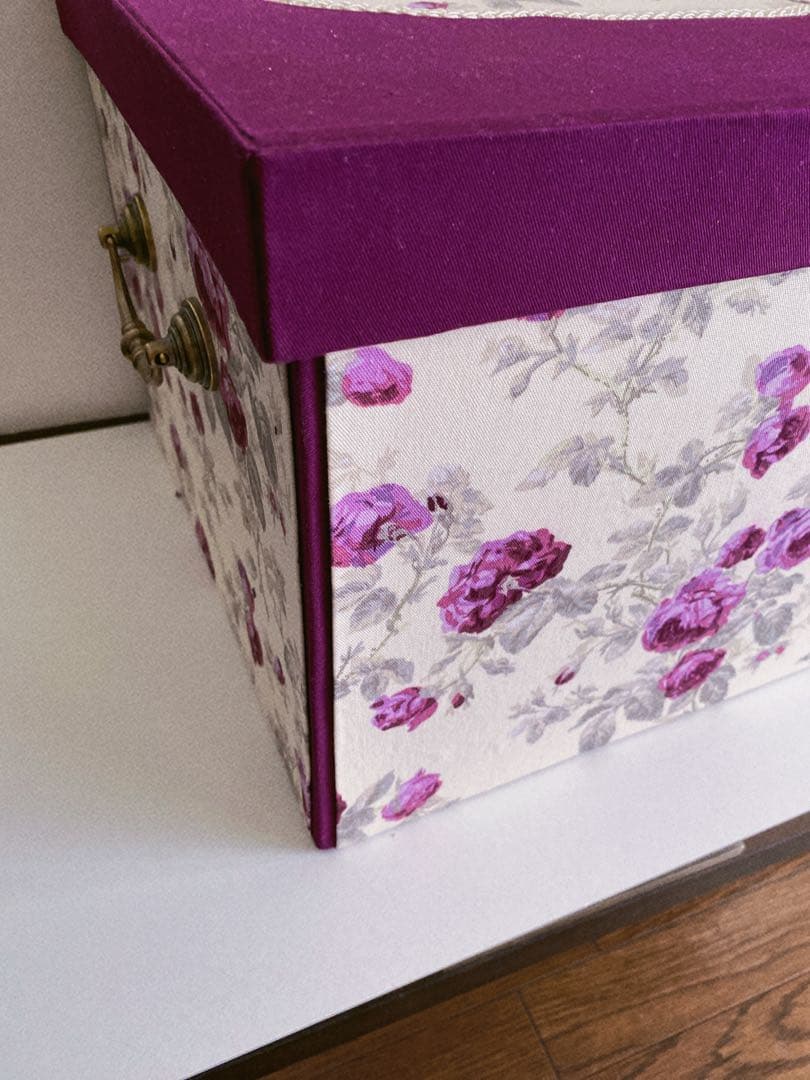 大きなボックス、ローラアシュレイ、カルトナージュ