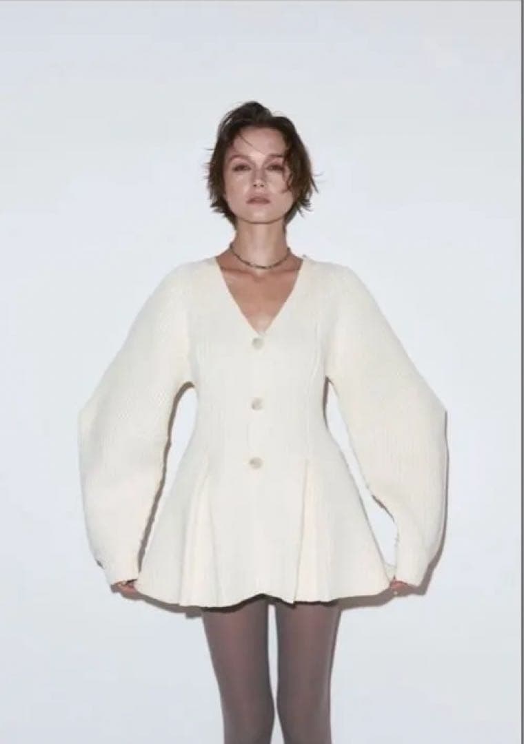 専用！エシオ　Contour knit cardigan新品未使用