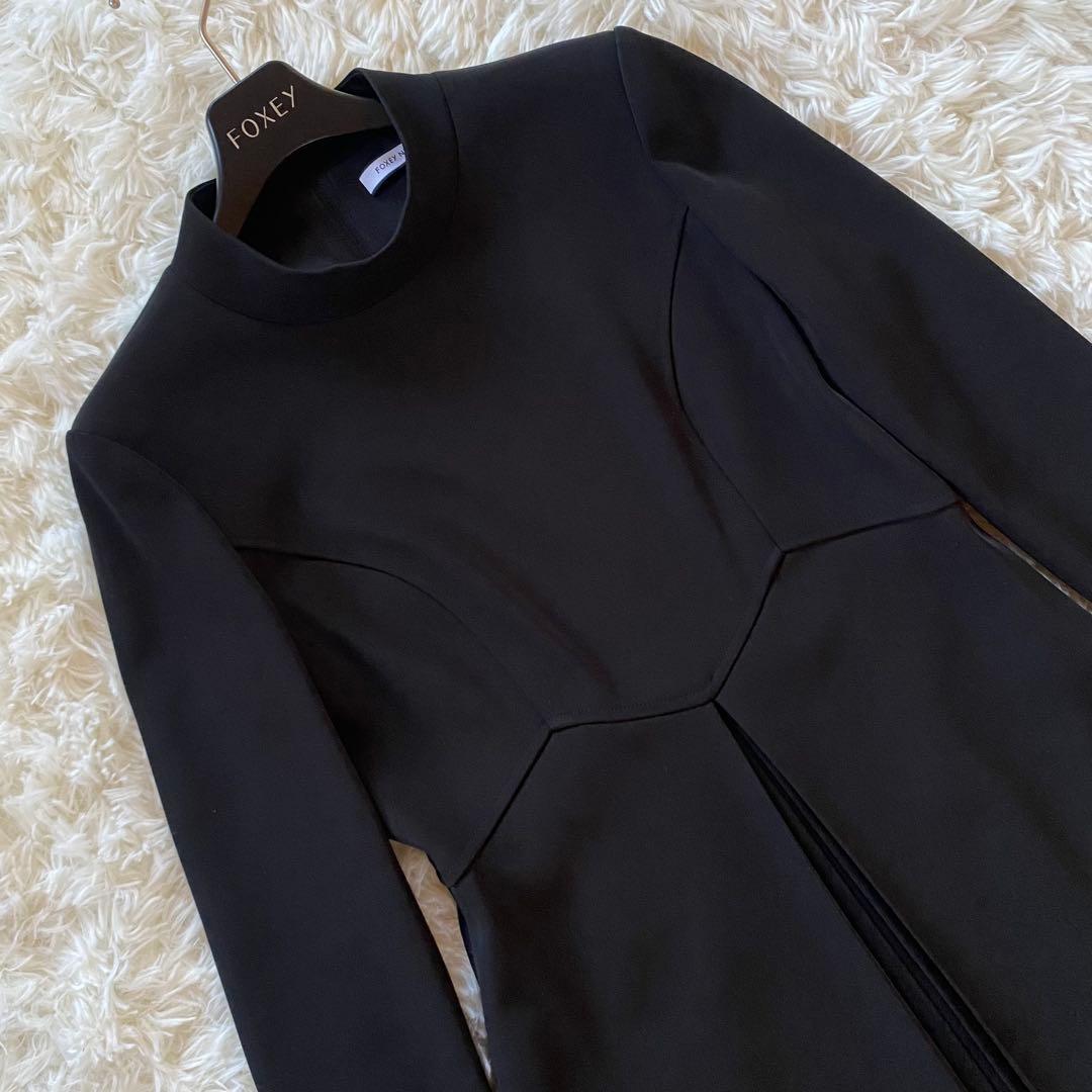 フォクシーニューヨーク　ワンピース　ハイネック　プリーツ　長袖　ブラック
