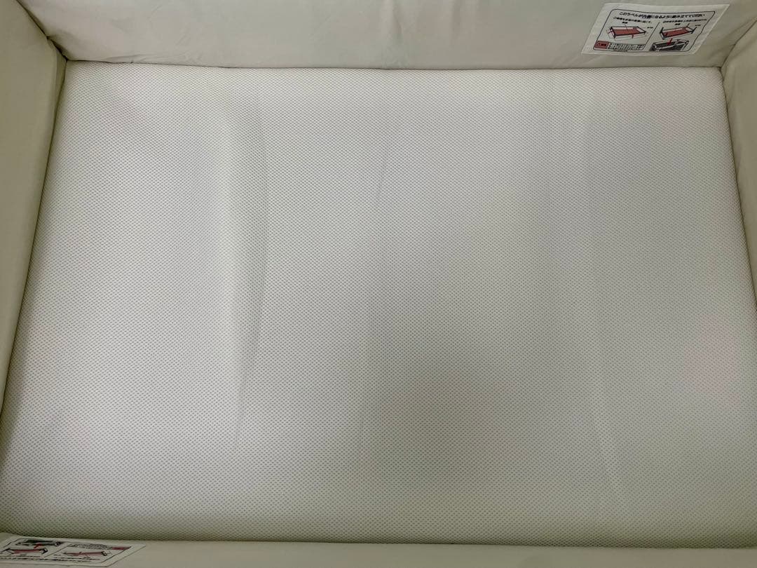 アップリカ　ココネルエアー　グレーベアー　ベビーベッド