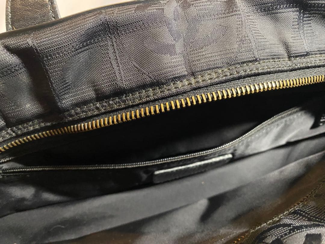 CHANELニュートラベルライン黒