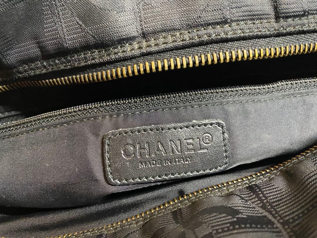 CHANELニュートラベルライン黒
