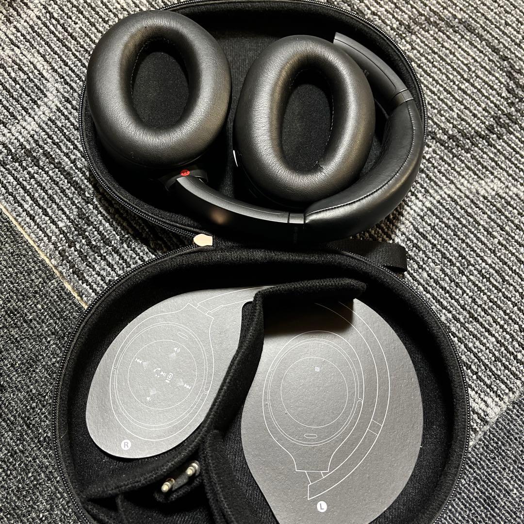ワイヤレスヘッドホン ブラック キャリングケース付き