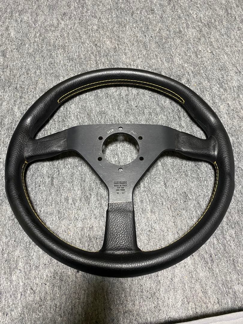 MOMOステアリング　V35