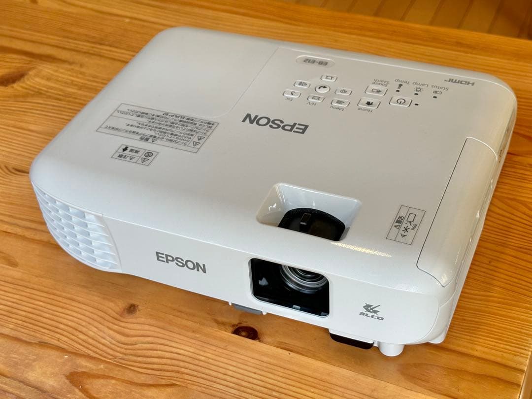 EPSON EB-E12 プロジェクター