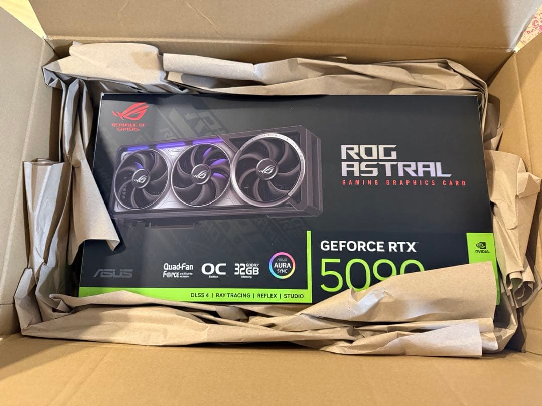 グラフィックボード・グラボ・ビデオカード ASUS ROG-ASTRAL-RTX5090-O32G-GAMING