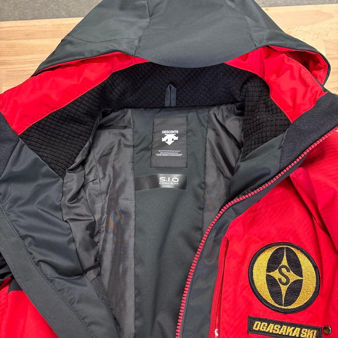 お彼岸、週末大特価　オガサカ赤と黒のスキーウェア上下