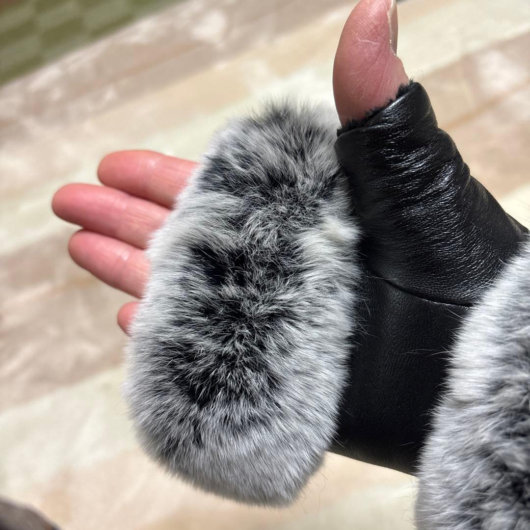 レザー ファー付きアームカバー ブラック グレー