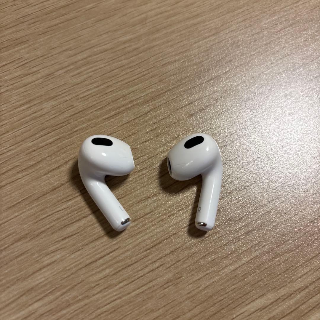 AirPods 第三世代イヤホンのみ 片耳のみ購入したい方コメントお願いします