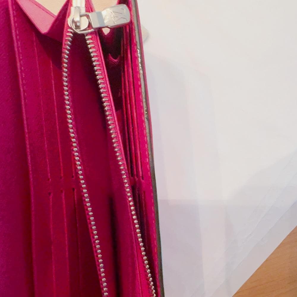 美品！LOUIS VUITTON サラ エピ フューシャピンク 長財布