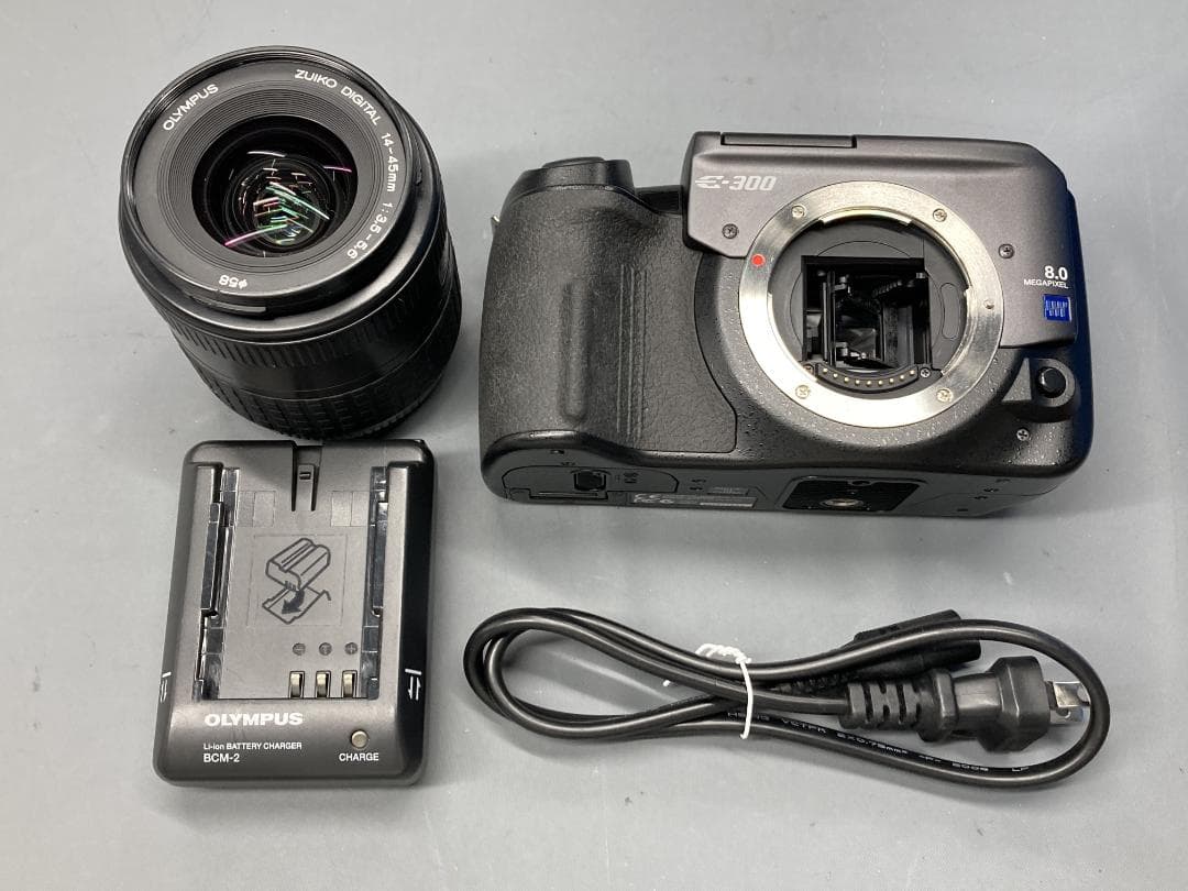 Olympus E-300 デジタル一眼レフカメラ CFは付属してません動作確認