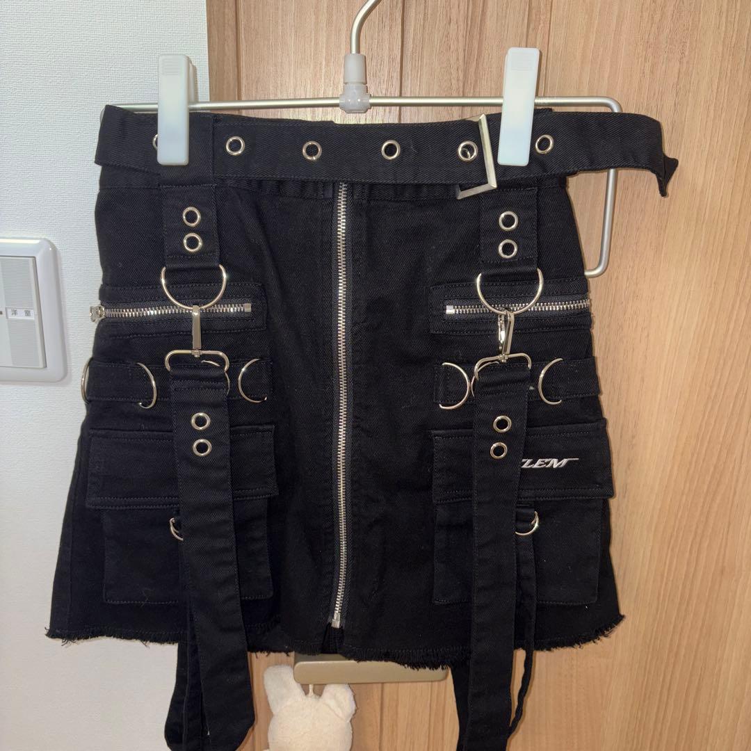 『REFLEM/レフレム』レッグカバー付きボンテージスカート