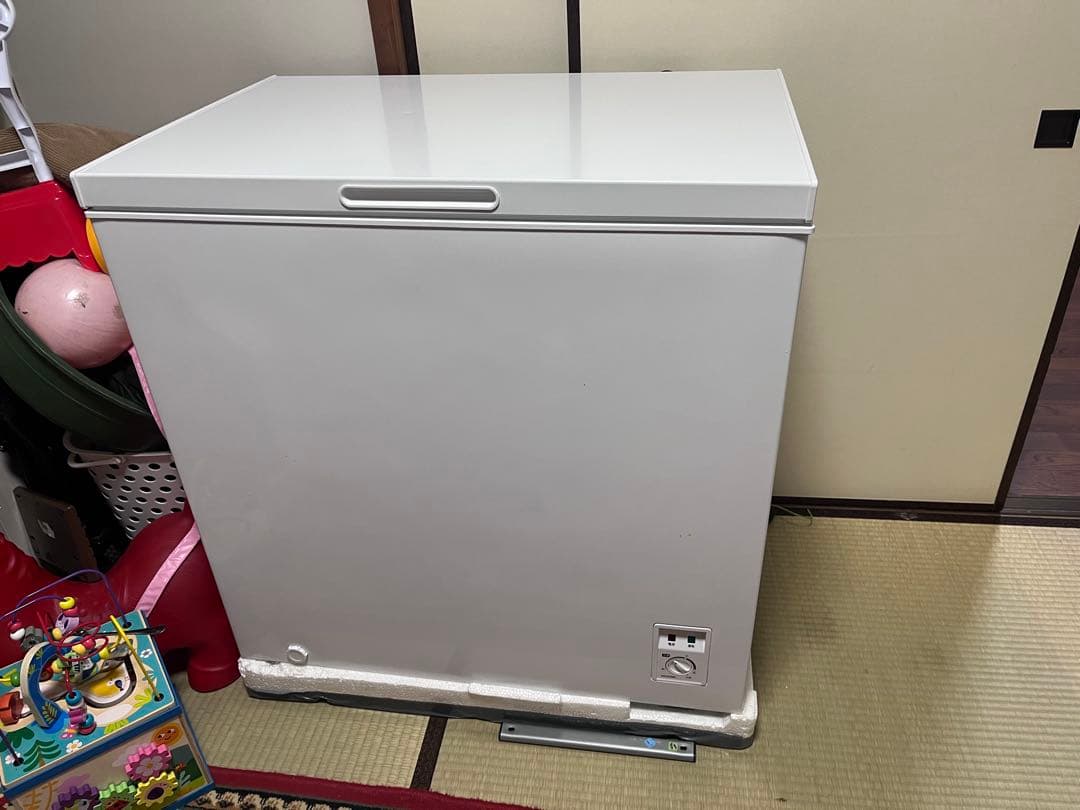ホワイト チェストフリーザー