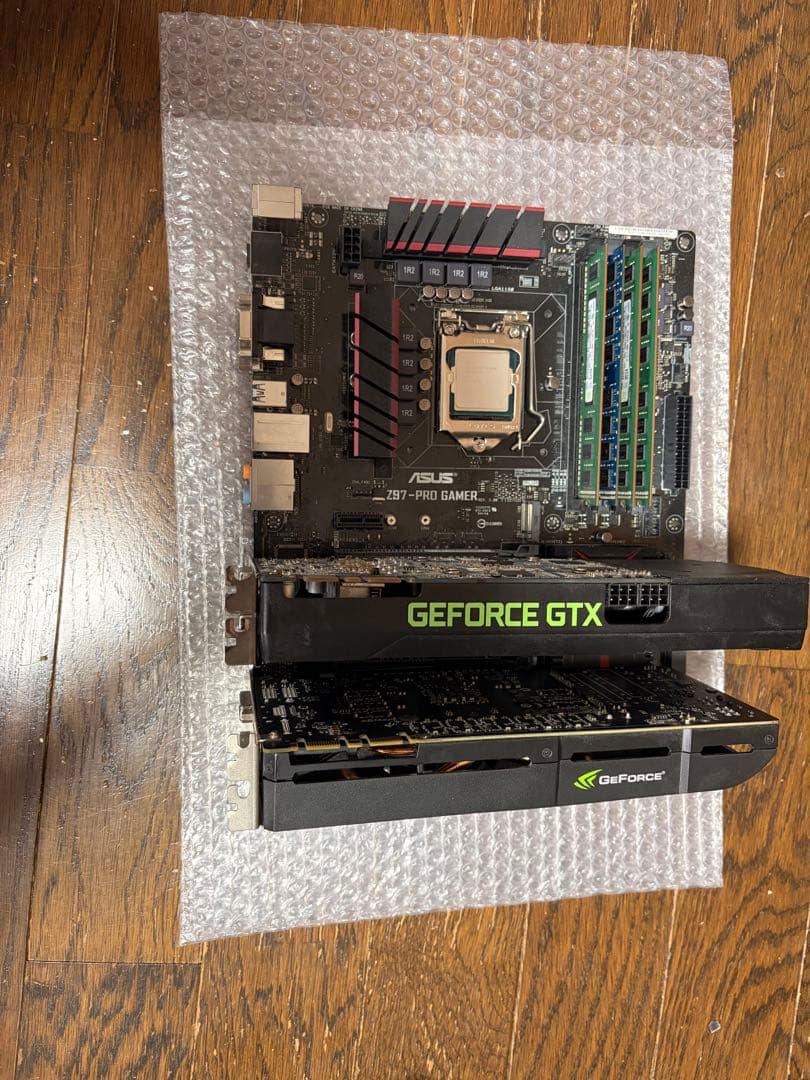 ASUS Z97-PRO GAMER マザーボード + GeForce GTX