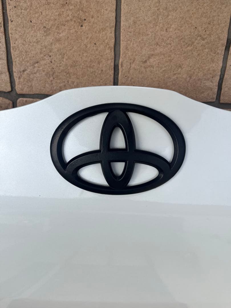 トヨタ ハイエースボンネット