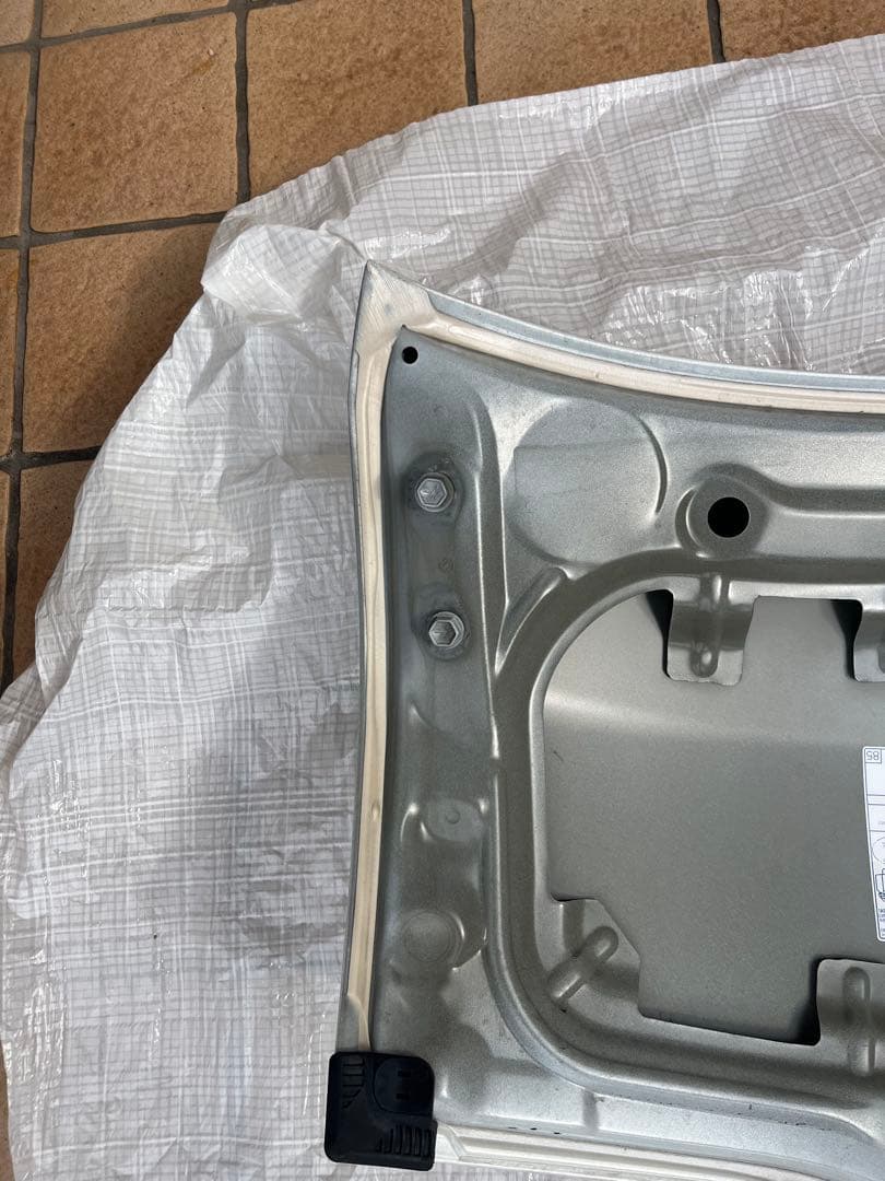 トヨタ ハイエースボンネット