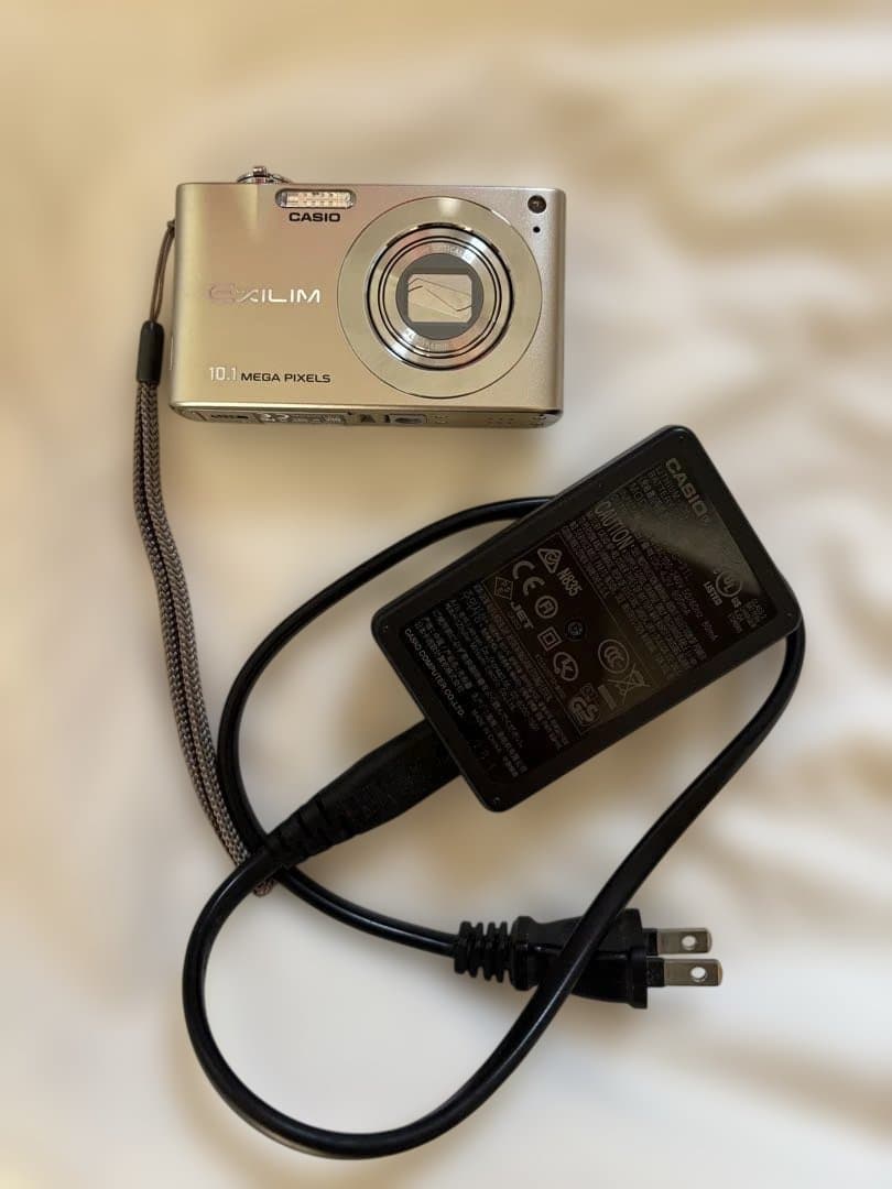 CASIO EXILIM 10.1メガピクセル コンパクトデジタルカメラ