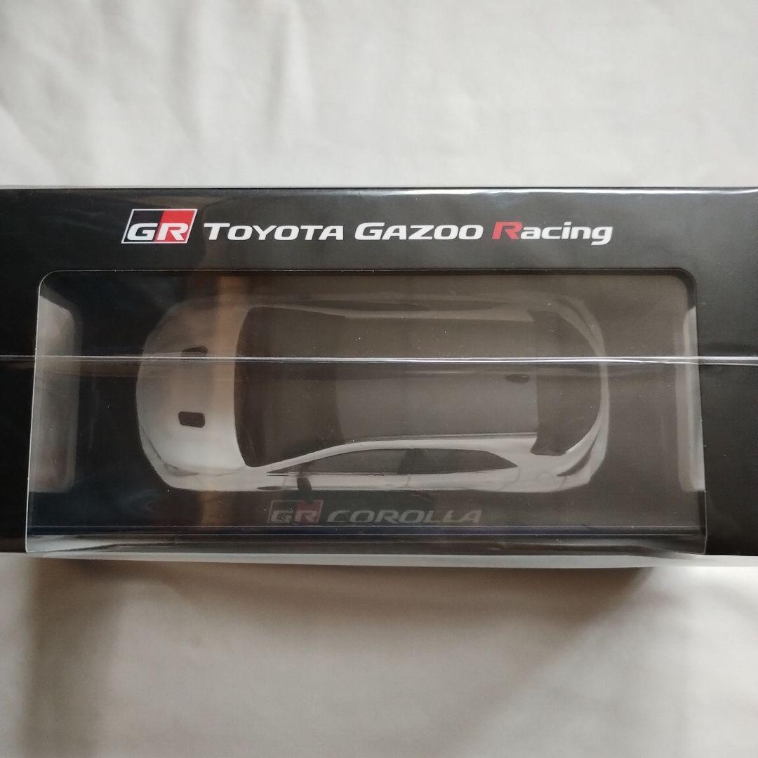 GRカローラ 1/30 ミニカー　ダイキャスト　プラチナホワイトパールマイカ