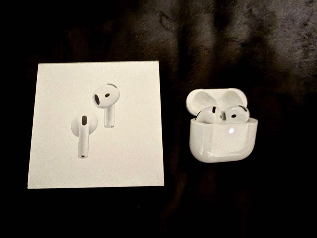 AirPods4箱・充電ケース付き