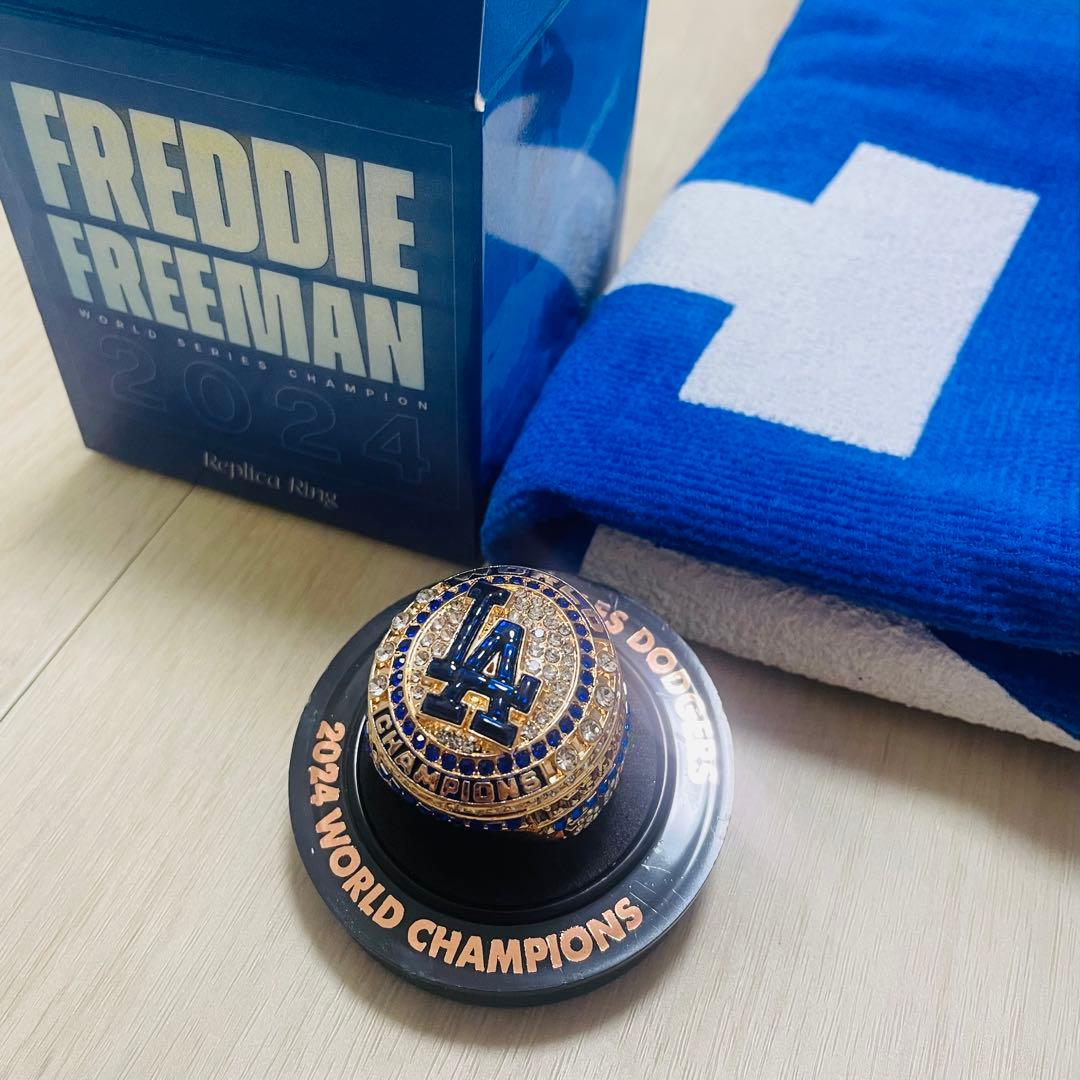 【新品未開封】ドジャース　フリーマン　ワールドチャンピオンリング & タオル