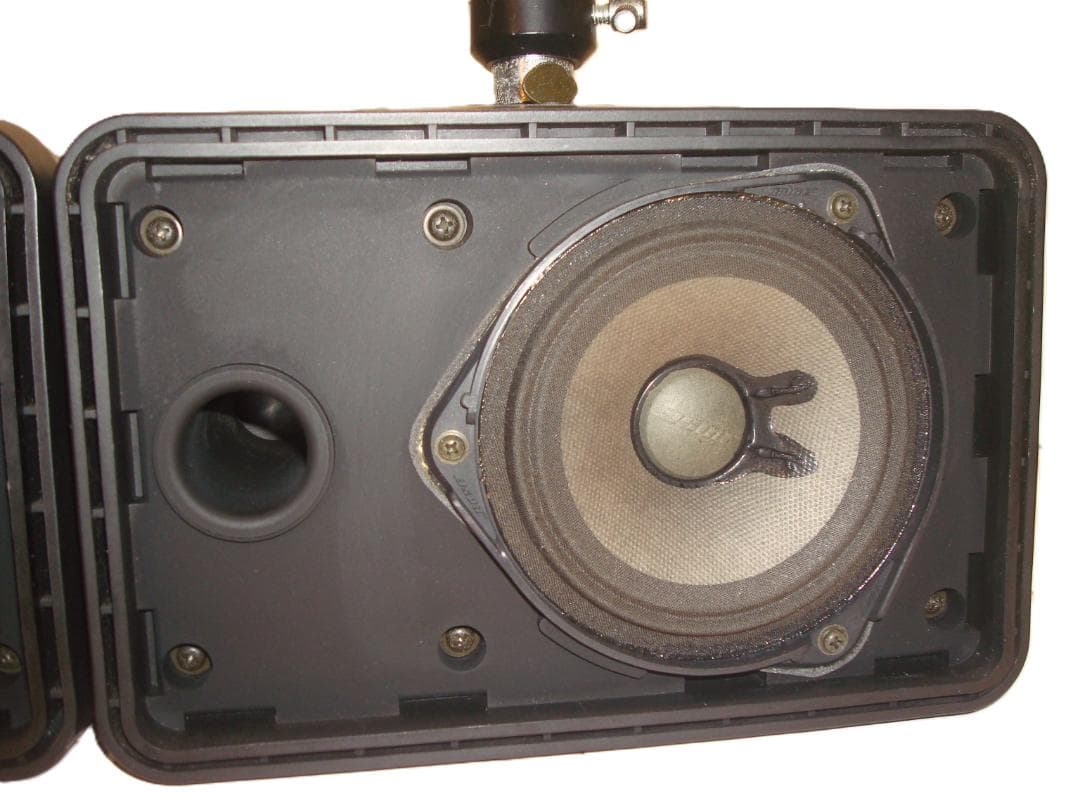 BOSE　101MM　天吊り用 ブラケット付