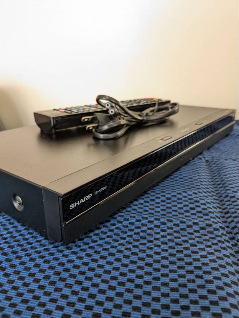 ブルーレイレコーダー 黒 リモコン付き