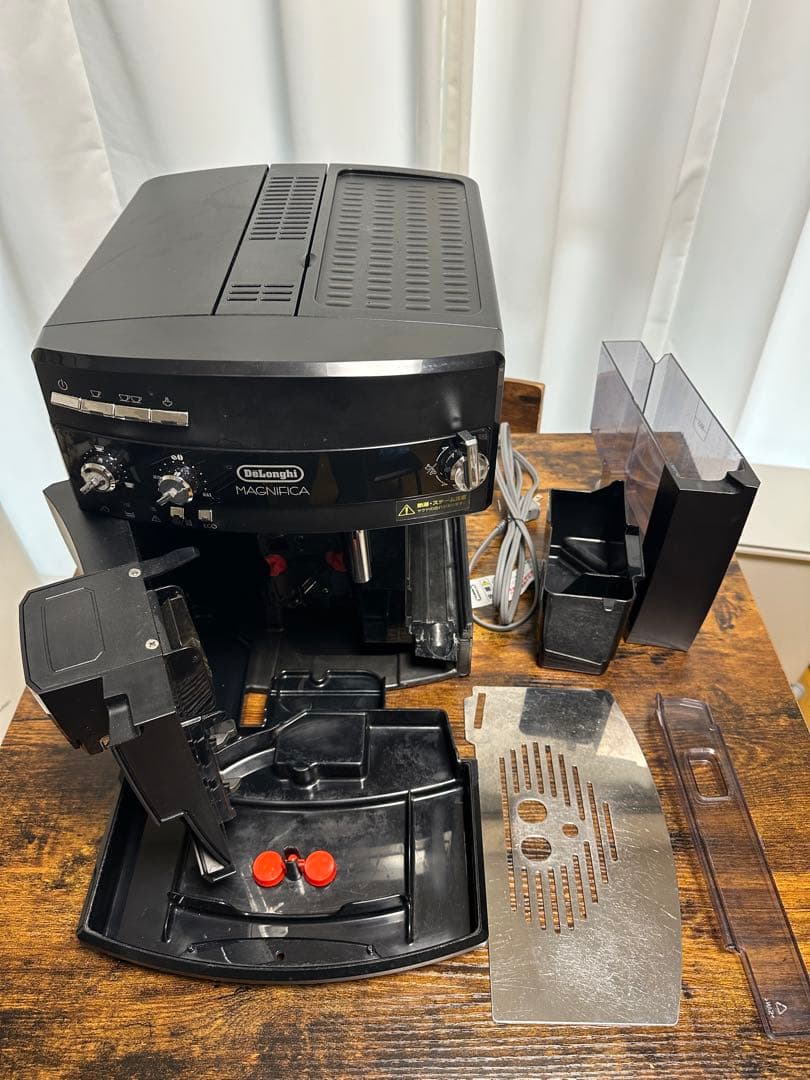 DeLonghi Magnifica エスプレッソマシンESAM03110B