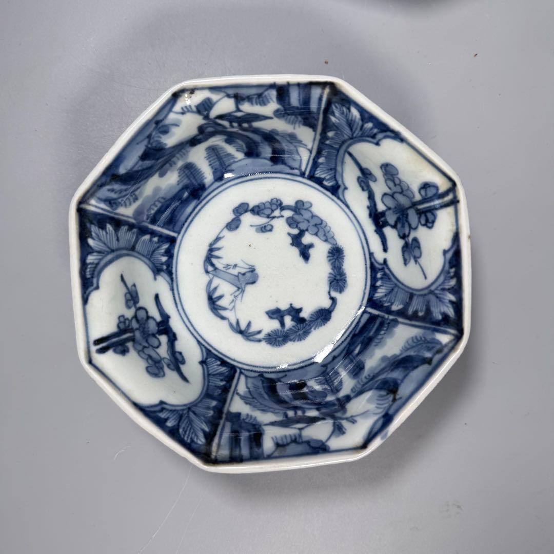 江戸期　渦福　藍柿右衛門　染付松竹梅山水図八角皿　九客　裏唐草文様