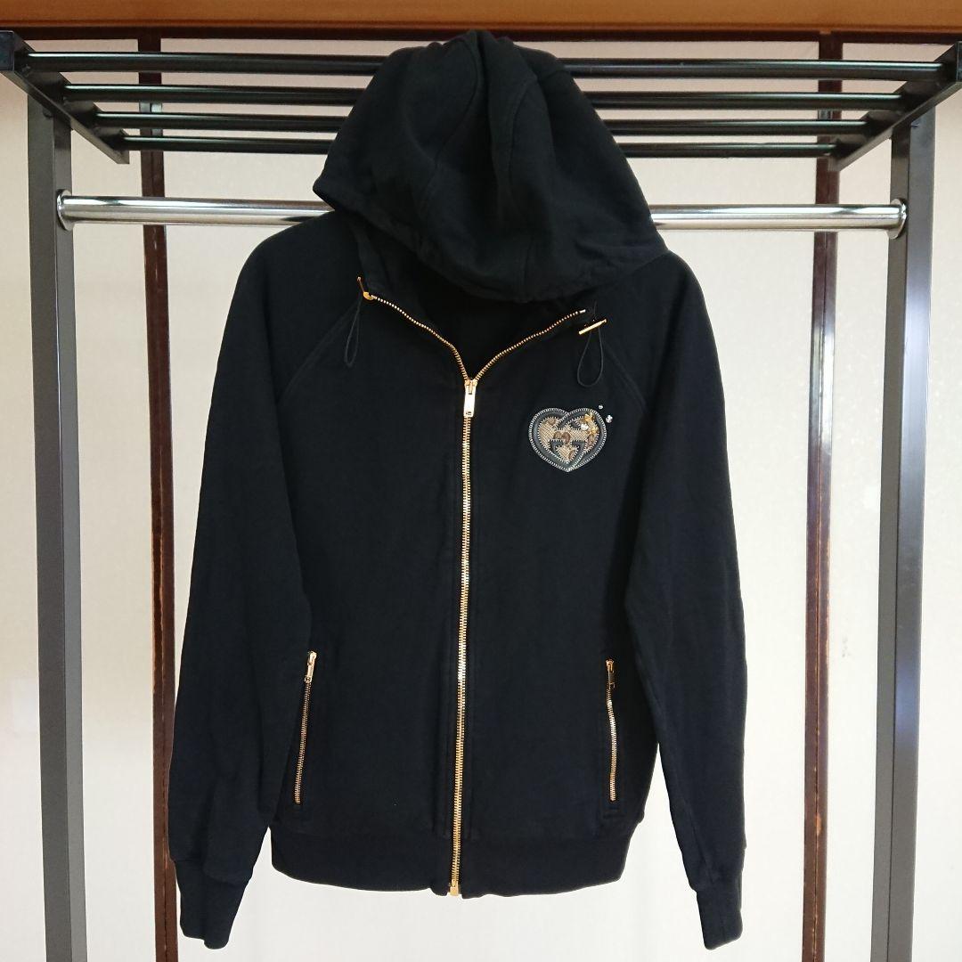 パーカーなんですけど